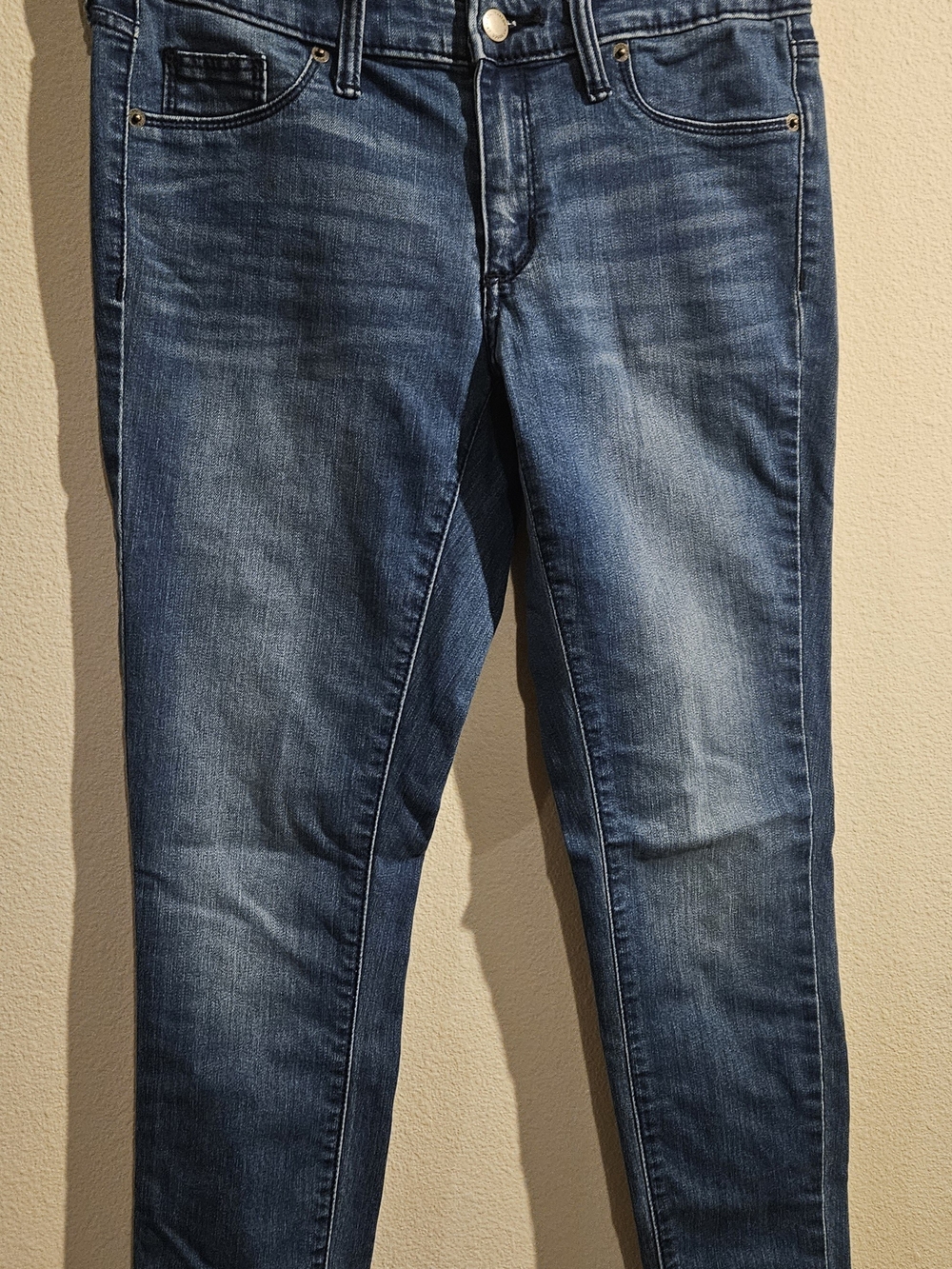 Universal Thread Women's Slim Jeans - Blue Faded Wash